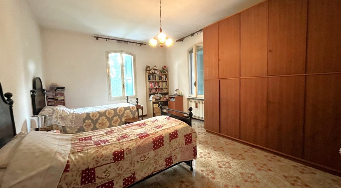634592