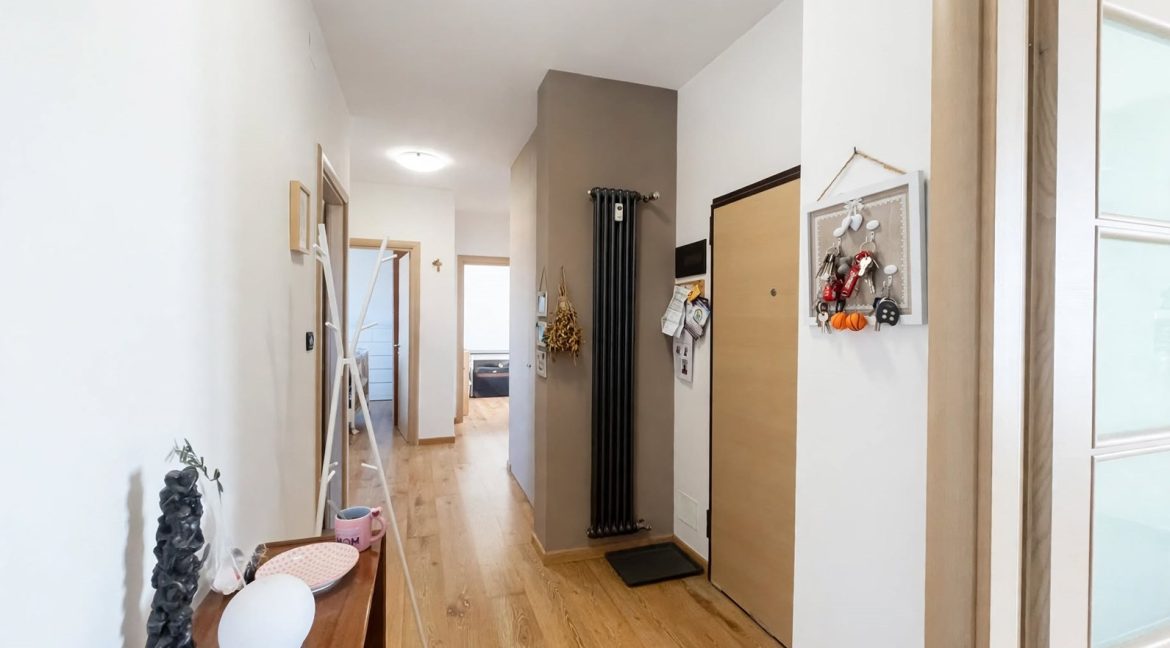 643103
