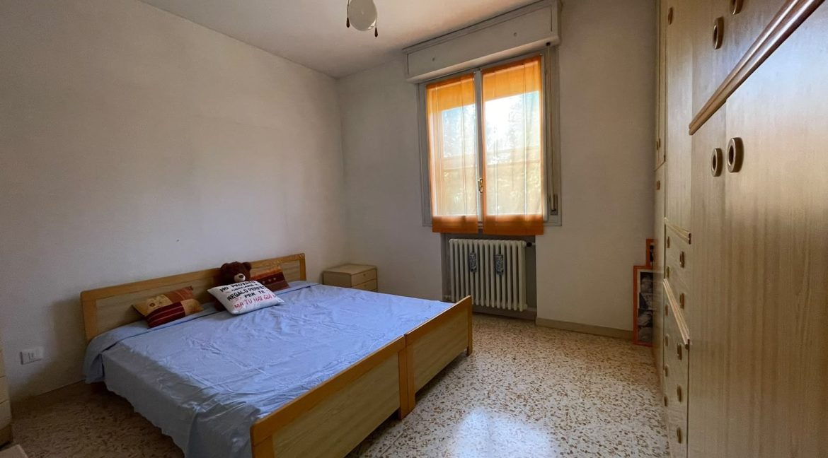 644785